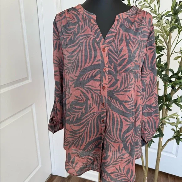 Zac & Rachel Multicolor Leaf Print Button-Down Shirt - Picture 2 of 8